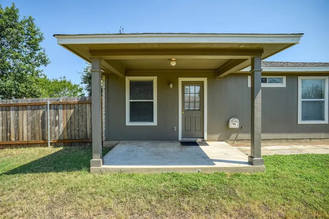 $269,900 | 619 Carole Cove, Bastrop, TX 78602