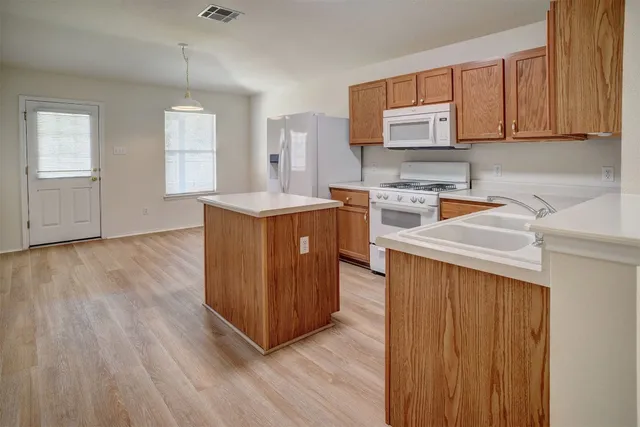 $269,900 | 619 Carole Cove, Bastrop, TX 78602