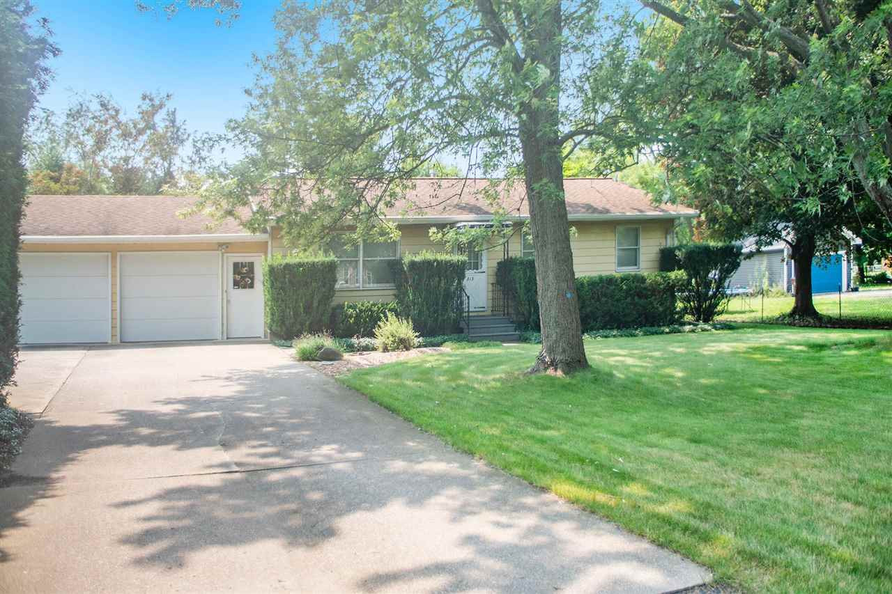 813 Woodworth Road Jackson, MI 49202 - Photo 1 of 37 Photo 1