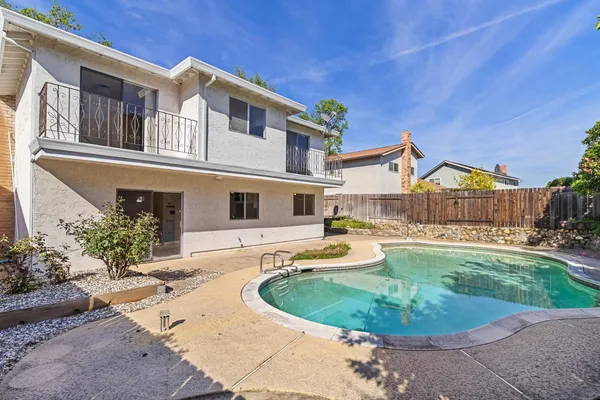 $560,000 | 1027 Charleston Circle, Roseville, CA 95661