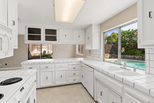 $560,000 | 1027 Charleston Circle, Roseville, CA 95661