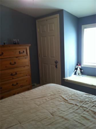 36 Gatehouse Road Westminster, MA 01473 - Photo 20 of 21 a bedroom with a bed and a dresser