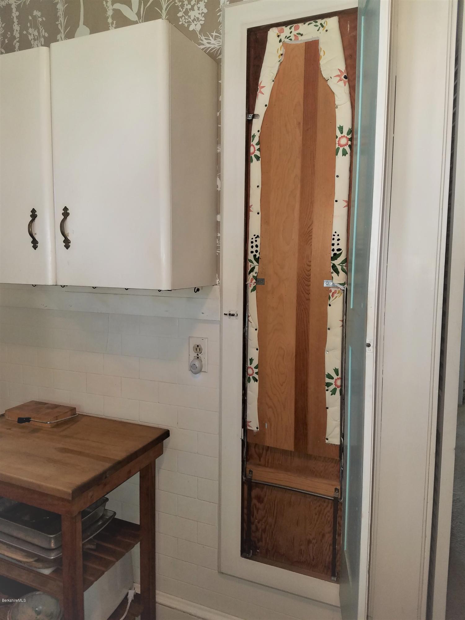 260 Holmes Road Pittsfield, MA 01201 - Photo 16 of 35 Kitchen 5