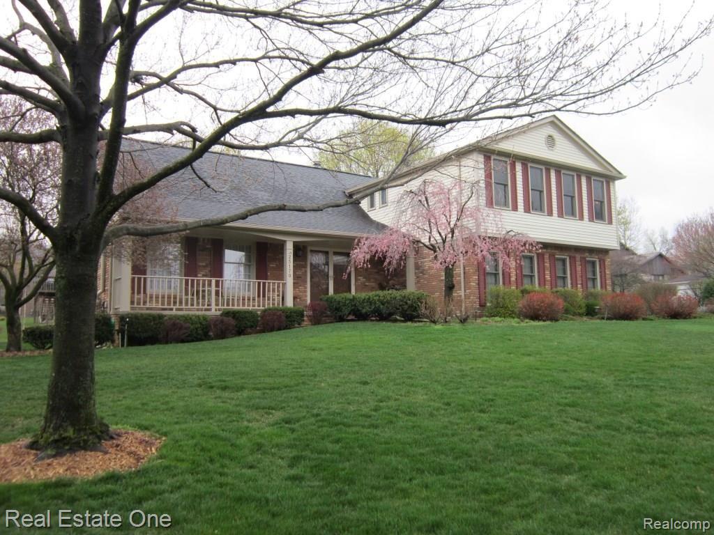 25170 Rutledge Crossing Farmington, MI 48335 - Photo 2 of 4 front right.JPG
