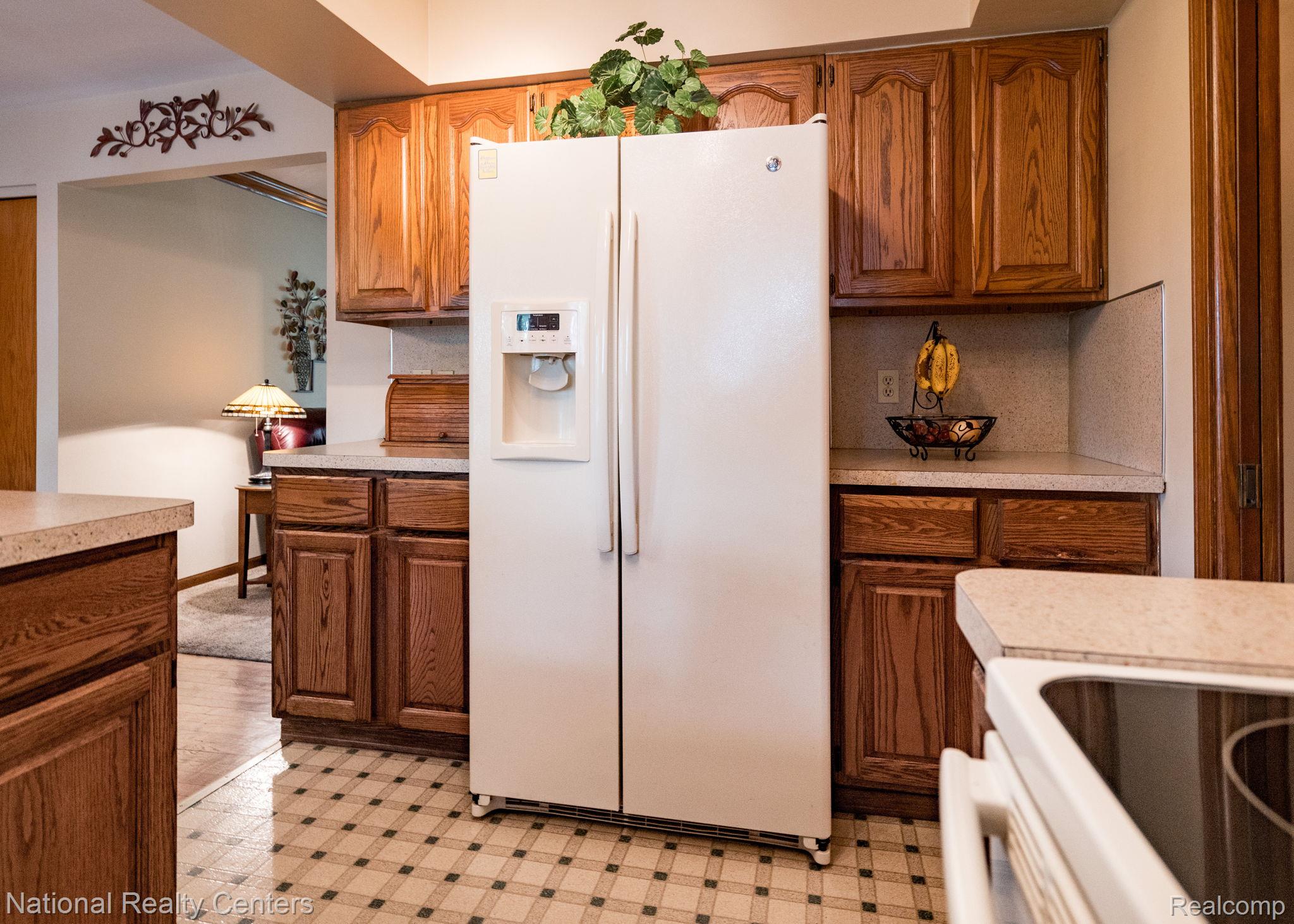 5014 Walker Road Davison, MI 48423 - Photo 13 of 54 Plenty of counter space for prep
