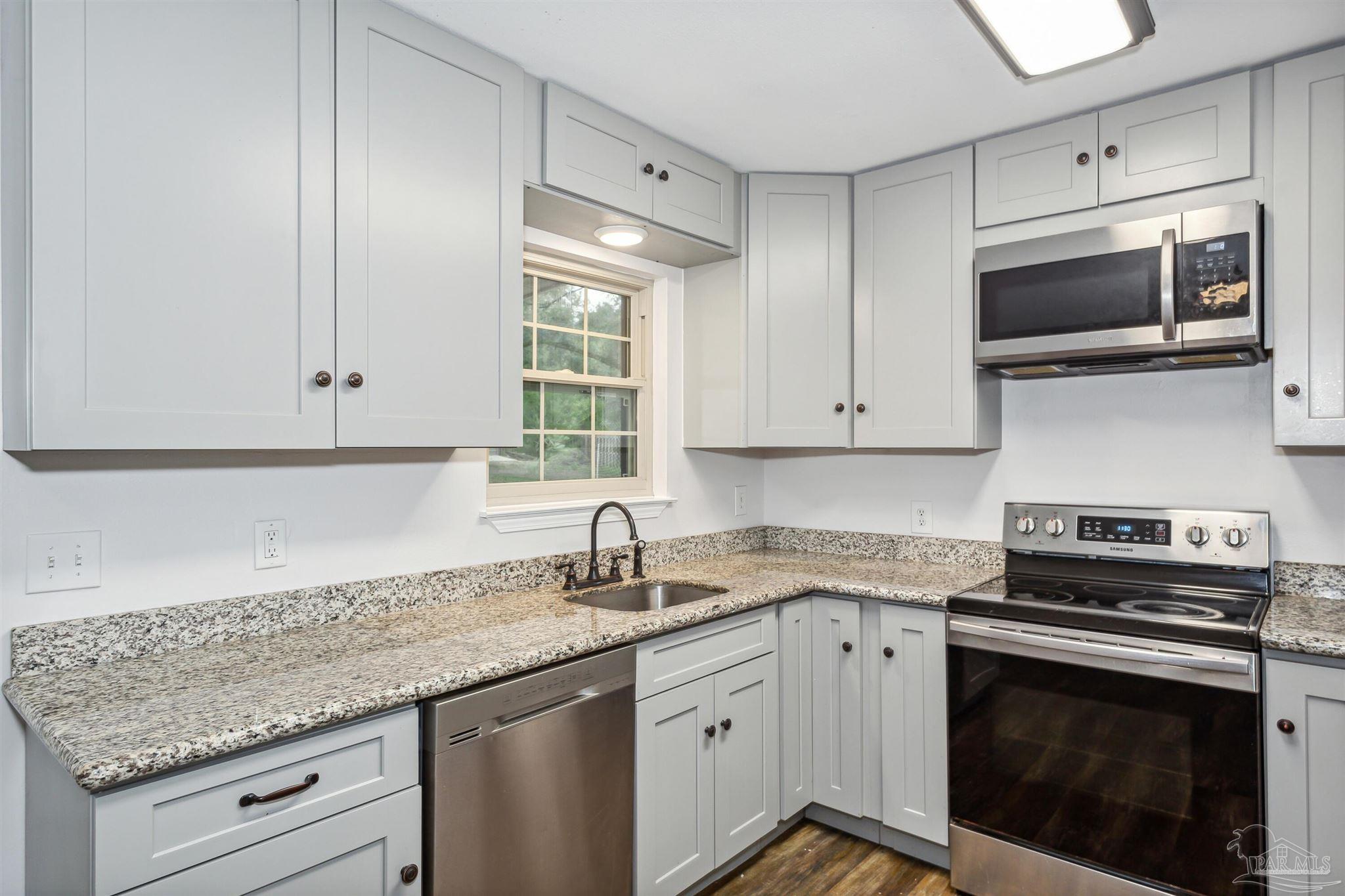 1893 Brentco Road Cantonment, FL 32533 - Photo 9 of 30 Gallery Image 9