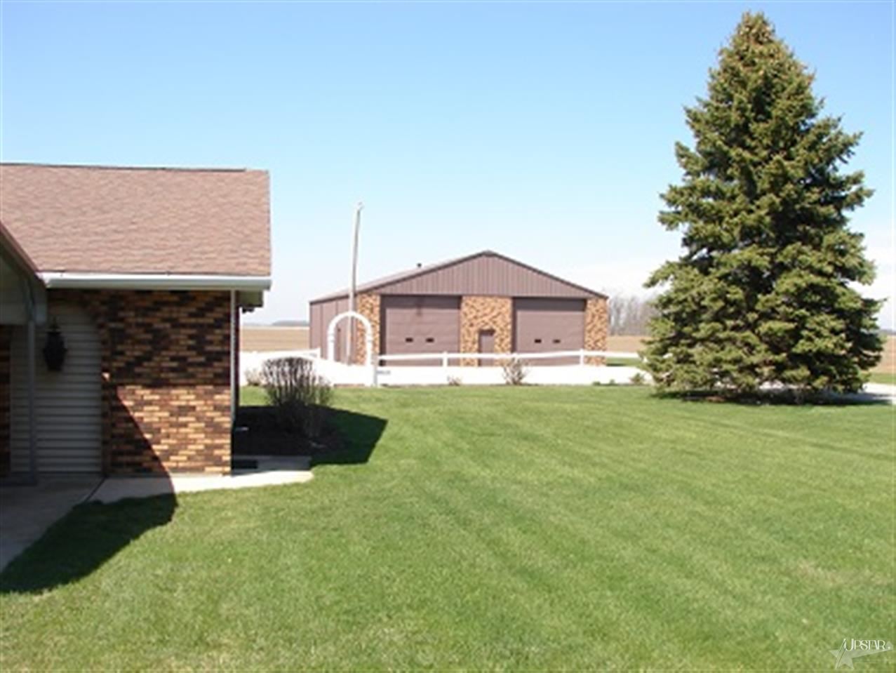 5204 Hamilton Road Yoder, IN 46798 - Photo 2 of 30