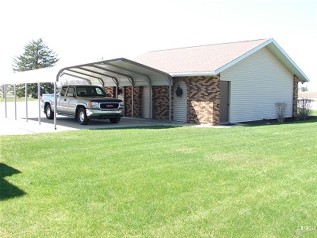 5204 Hamilton Road Yoder, IN 46798 - Photo 3 of 30