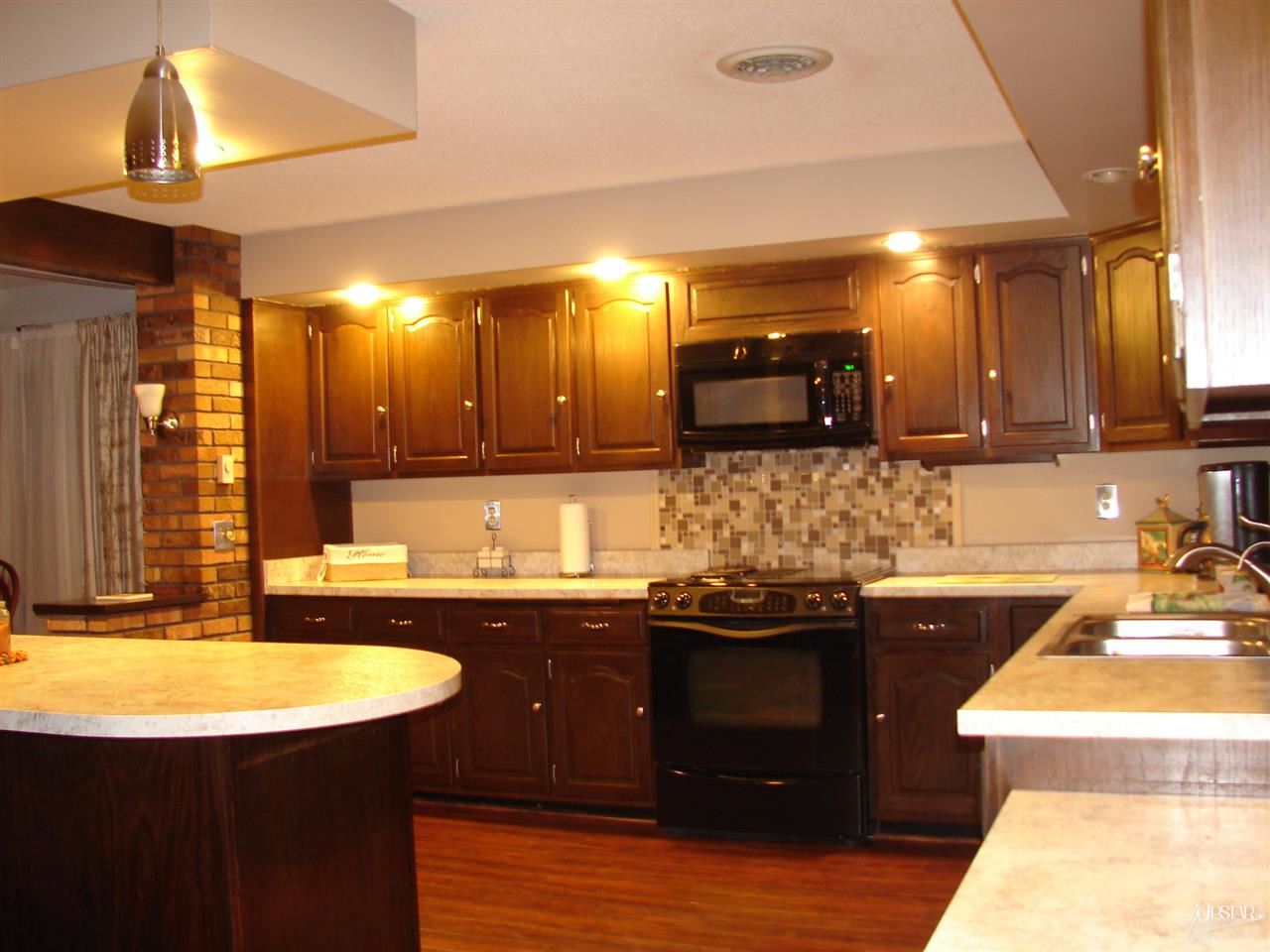 5204 Hamilton Road Yoder, IN 46798 - Photo 8 of 30