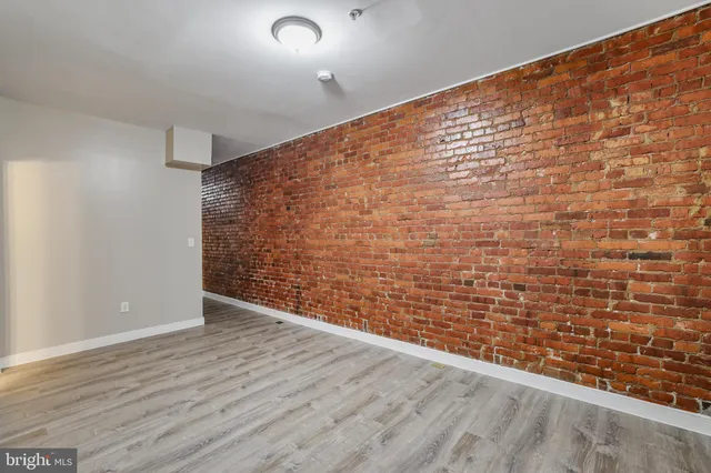 $1,200,000 | 302 V Street Northeast, Washington, DC 20002