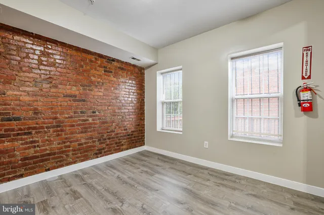 $1,200,000 | 302 V Street Northeast, Washington, DC 20002