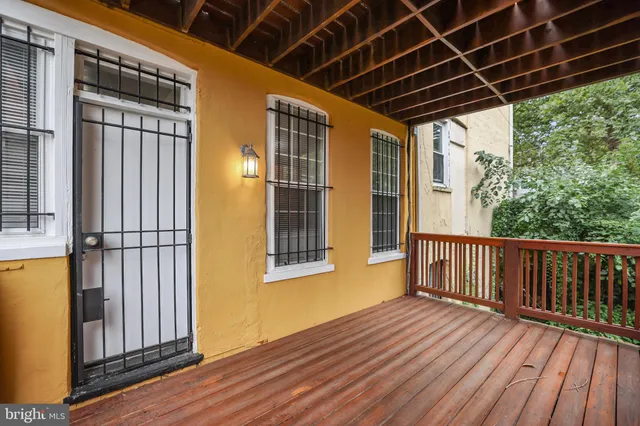 $1,200,000 | 302 V Street Northeast, Washington, DC 20002