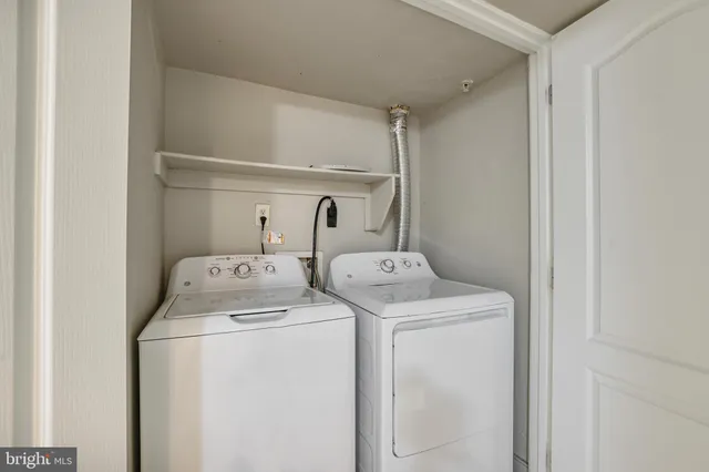 $1,200,000 | 302 V Street Northeast, Washington, DC 20002