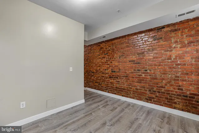 $1,200,000 | 302 V Street Northeast, Washington, DC 20002
