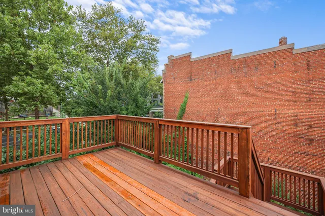 $1,200,000 | 302 V Street Northeast, Washington, DC 20002