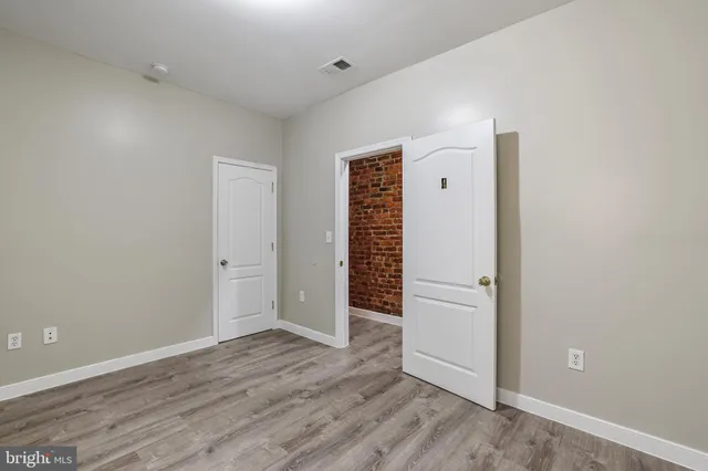 $1,200,000 | 302 V Street Northeast, Washington, DC 20002