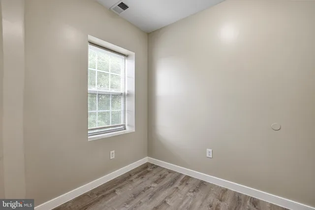 $1,200,000 | 302 V Street Northeast, Washington, DC 20002