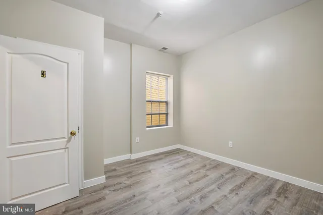 $1,200,000 | 302 V Street Northeast, Washington, DC 20002