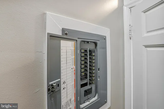 $1,200,000 | 302 V Street Northeast, Washington, DC 20002