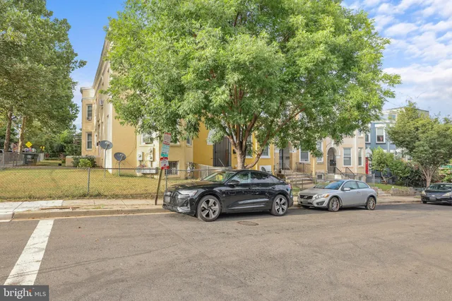 $1,200,000 | 302 V Street Northeast, Washington, DC 20002