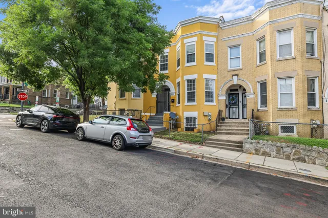 $1,200,000 | 302 V Street Northeast, Washington, DC 20002