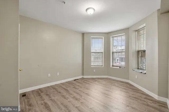 $1,200,000 | 302 V Street Northeast, Washington, DC 20002