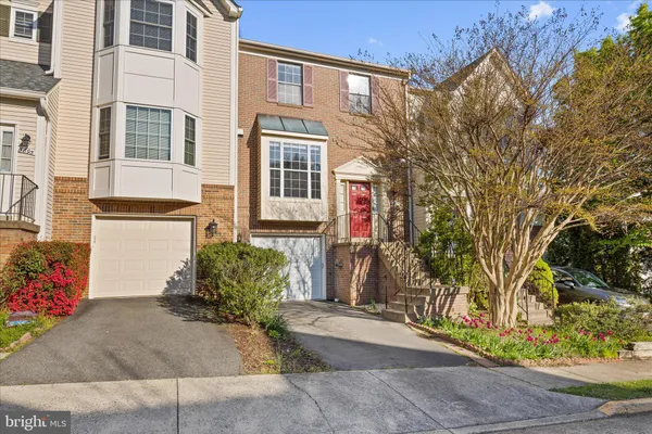 $610,000 | 6897 Kerrywood Circle, Centreville, VA 20121