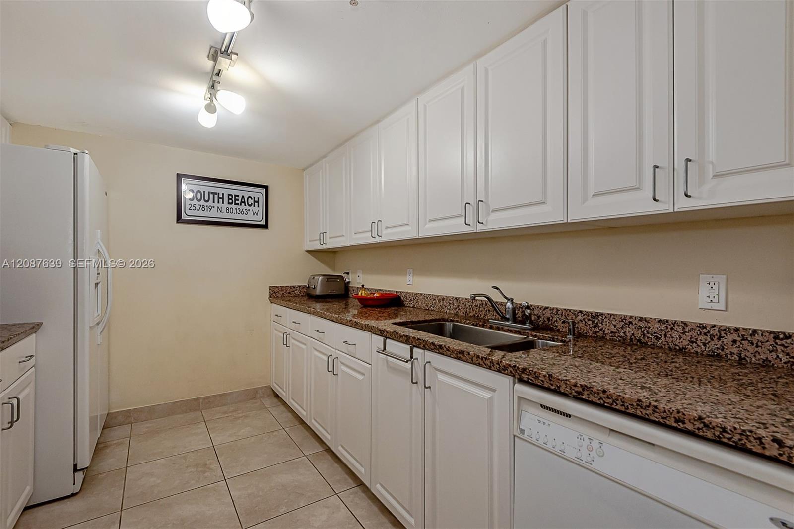 90 Alton Road, Unit 501 Miami Beach, FL 33139 - Photo 20 of 26 Gallery Image 20