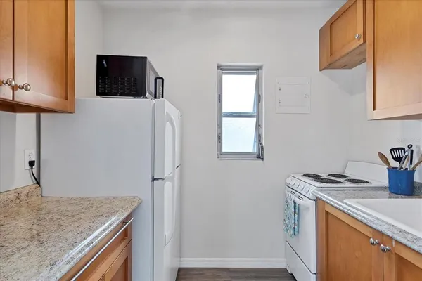 $1,750 | 1901 Hyde Park Street, Unit G, Sarasota, FL 34239