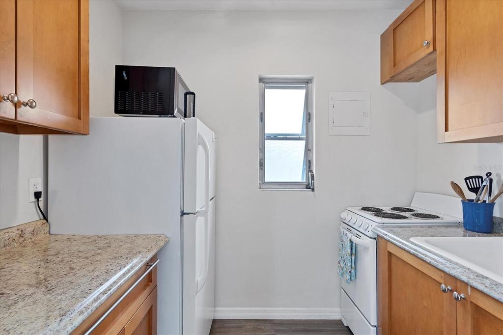 1901 Hyde Park Street, Unit G Sarasota, FL 34239 - Photo 12 of 12