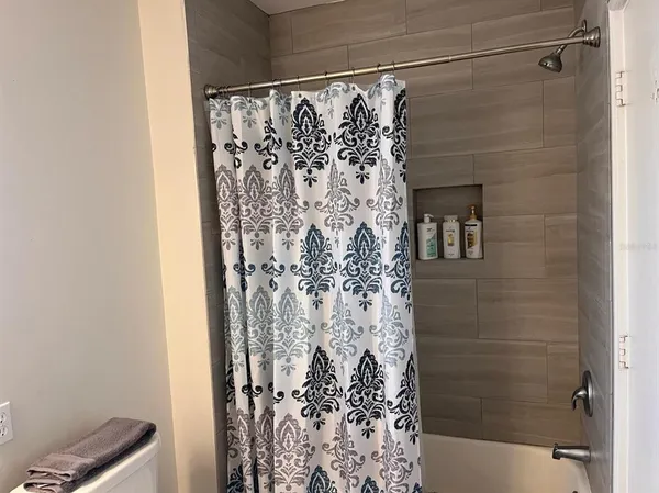 $1,750 | 1901 Hyde Park Street, Unit G, Sarasota, FL 34239