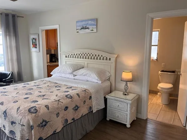 $1,750 | 1901 Hyde Park Street, Unit G, Sarasota, FL 34239