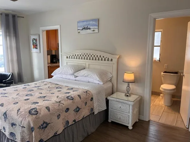 $1,850 | 1901 Hyde Park Street, Unit G, Sarasota, FL 34239