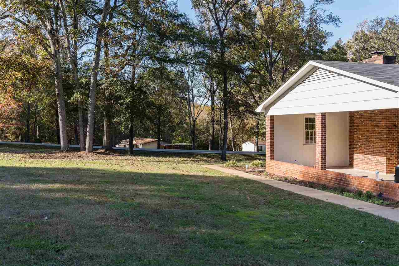 653 Berry Shoals Road Duncan, SC 29334 - Photo 3 of 25