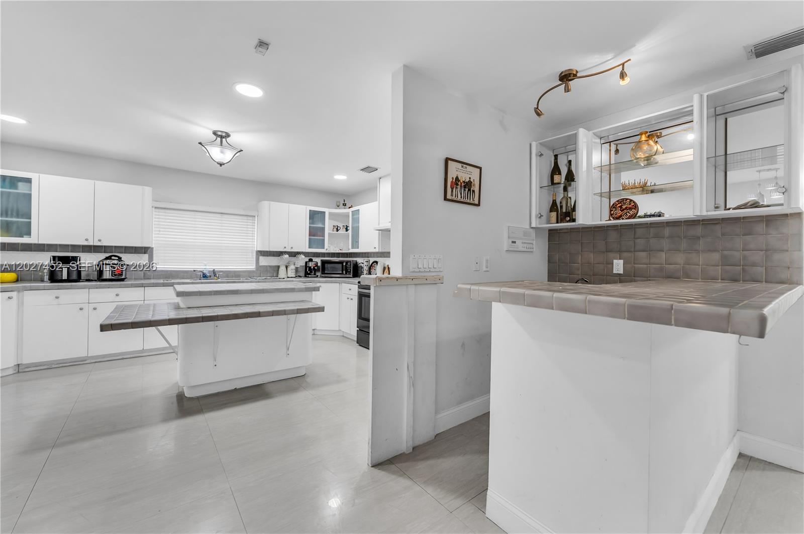 6284 Southwest 26th Street Miami, FL 33155 - Photo 26 of 74