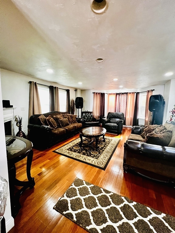 24 Melba Way Boston, MA 02136 - Photo 6 of 21 Gallery Image 6