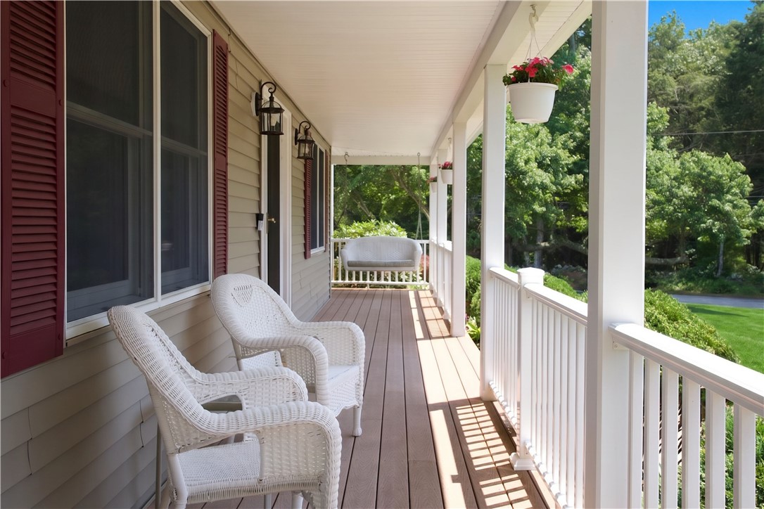 3 Courtney Lane Hopkinton, RI 02832 - Photo 5 of 46