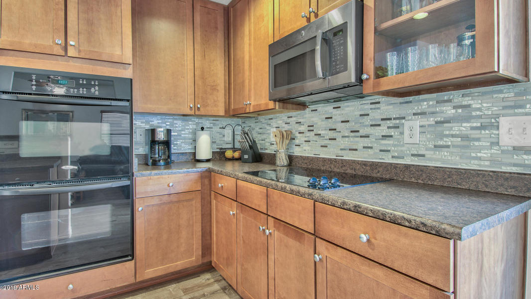6434 West Harwell Road Laveen, AZ 85339 - Photo 8 of 19 kitchen