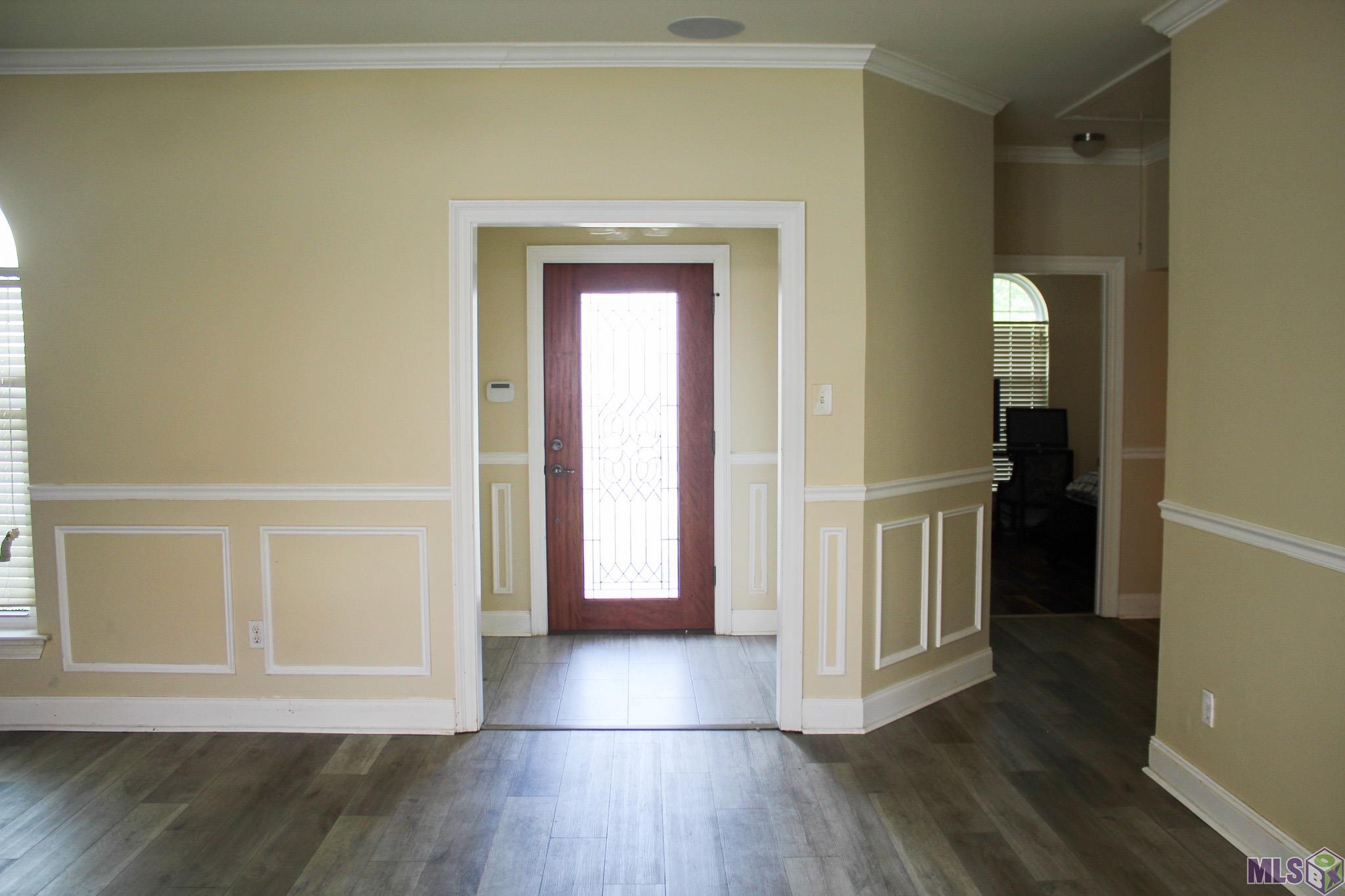 15430 Woodlore Drive Baton Rouge, LA 70816 - Photo 2 of 23