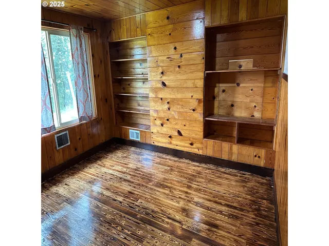 $599,900 | 28500 Ruth Lane, Eugene, OR 97402