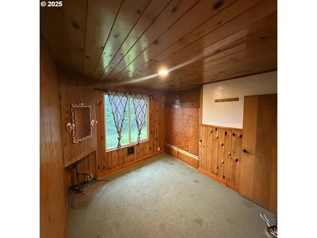 $599,900 | 28500 Ruth Lane, Eugene, OR 97402