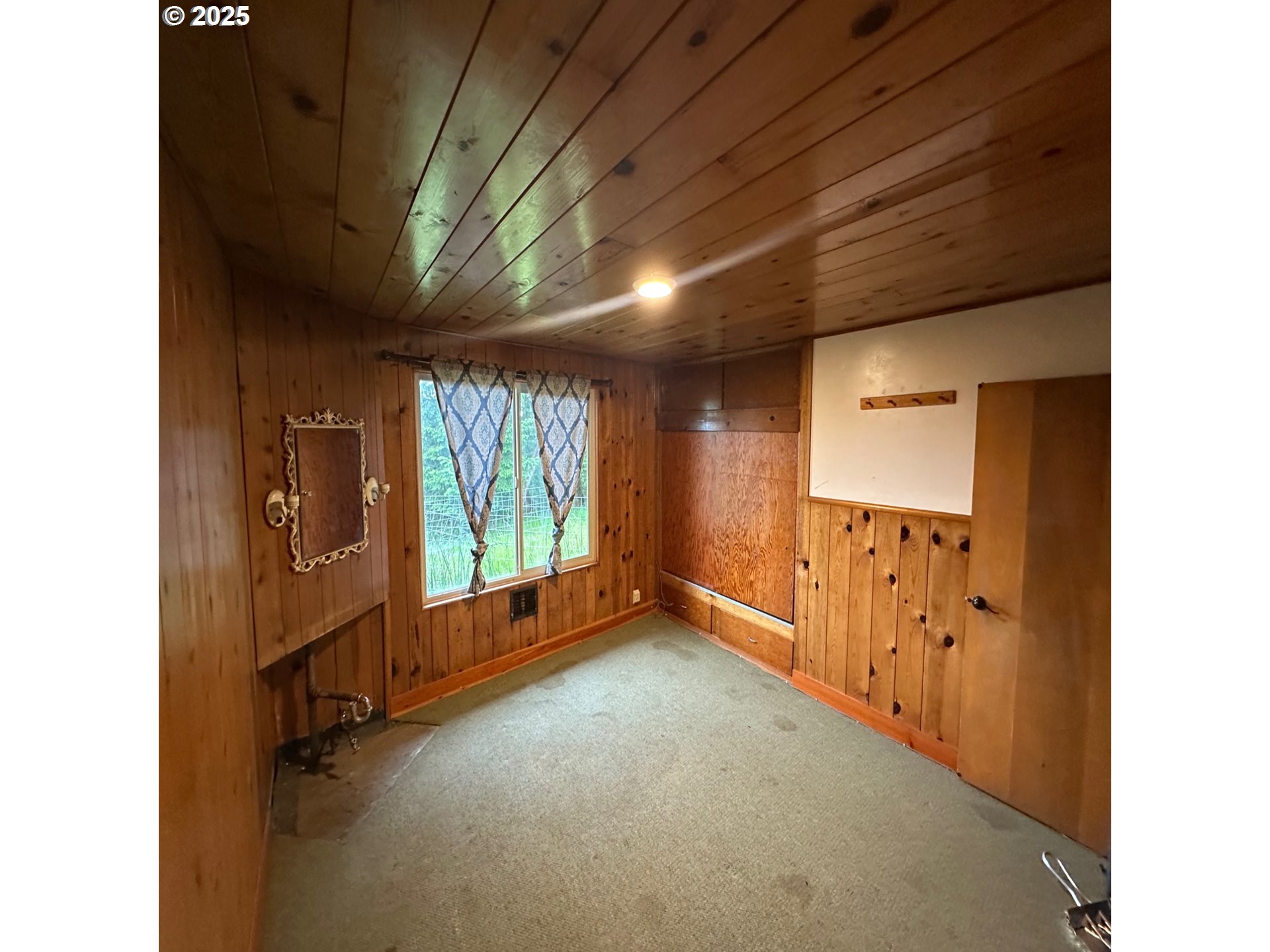 28500 Ruth Lane Eugene, OR 97402 - Photo 7 of 8