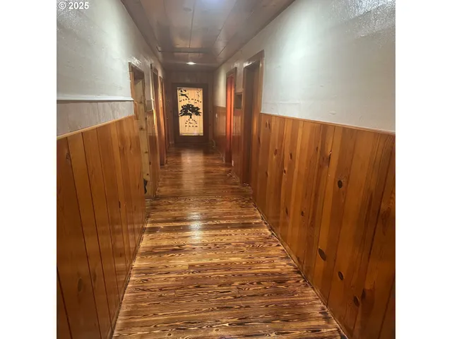 $599,900 | 28500 Ruth Lane, Eugene, OR 97402