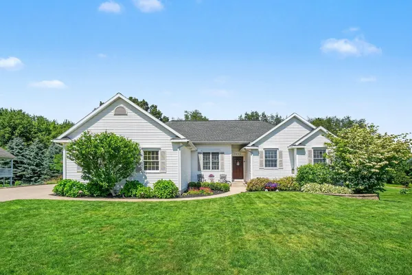 $550,000 | 13154 Acacia Drive, Grand Haven, MI 49417