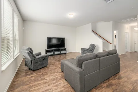 $265,000 | 317 Bedford Falls Lane, Jarrell, TX 76537