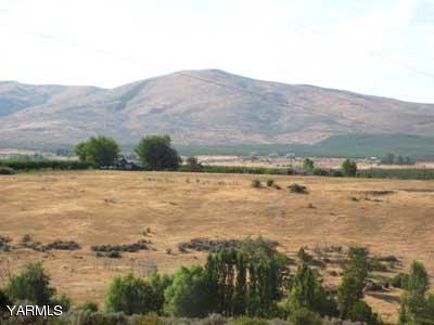 Nna Schlect Road Yakima, WA 98908 - Photo 1 of 3 a view of lake with mountain