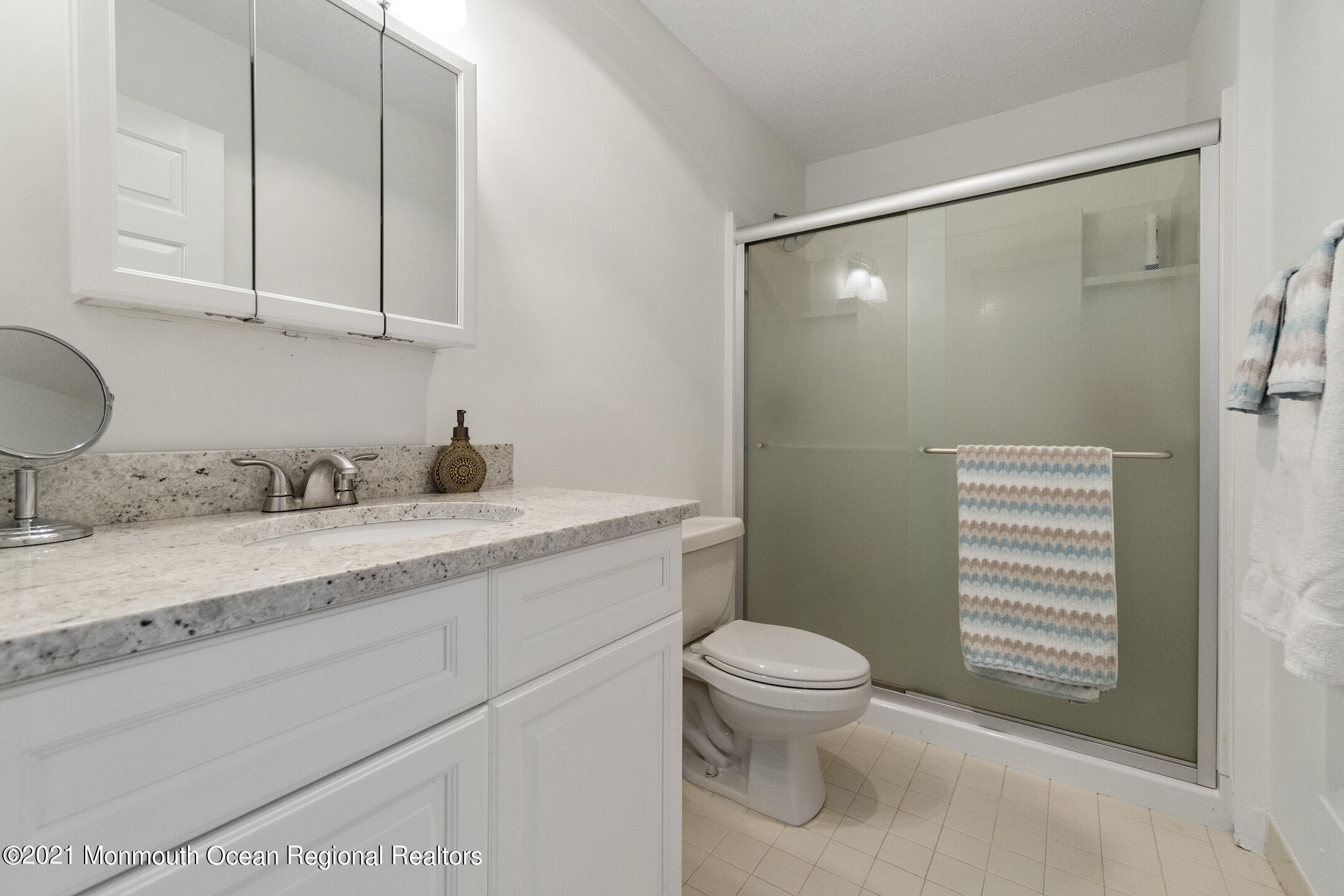 23 Warbler Road Marlboro, NJ 07746 - Photo 12 of 19 full bath upstairs