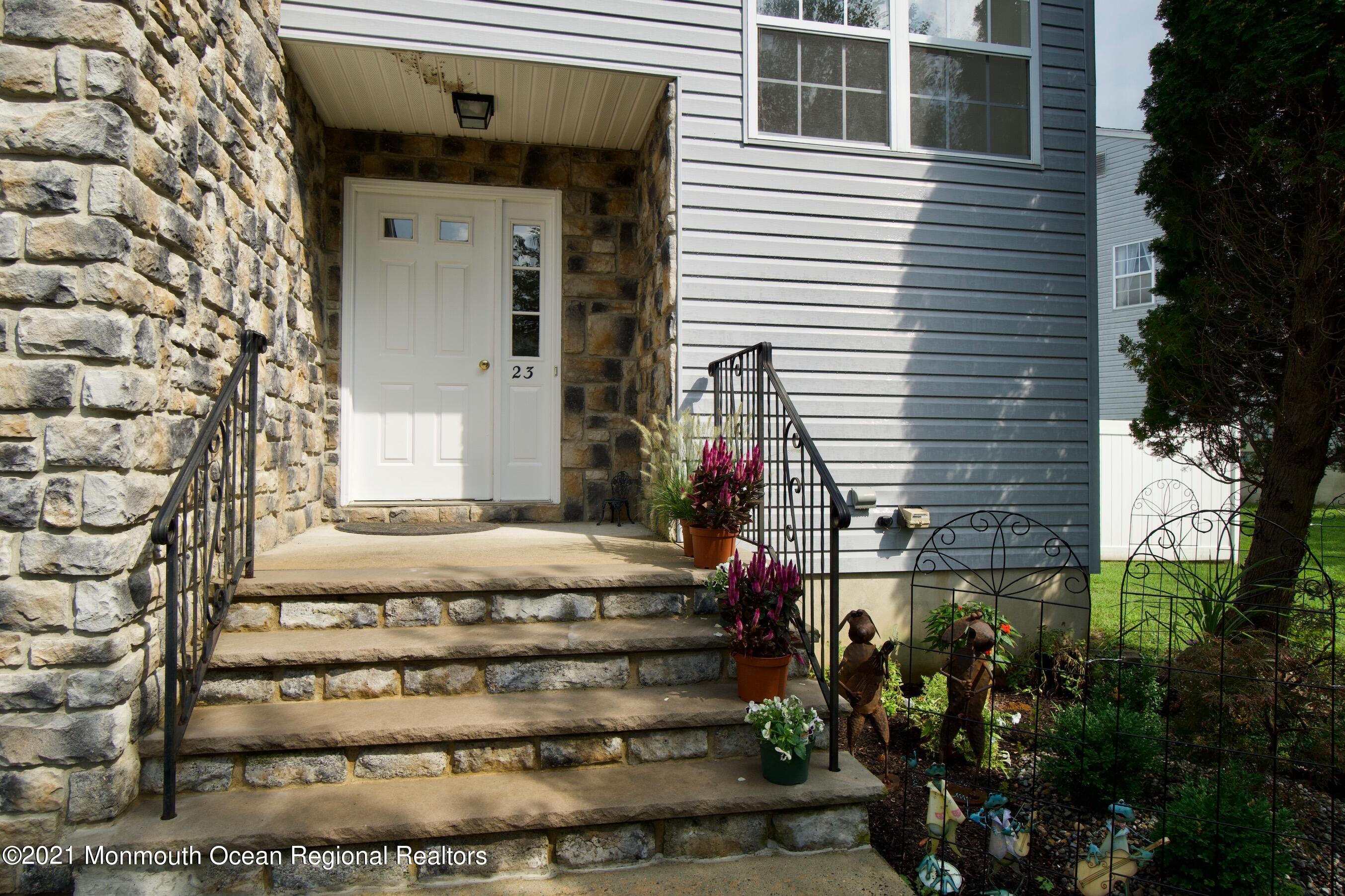 23 Warbler Road Marlboro, NJ 07746 - Photo 3 of 19 dsc07865