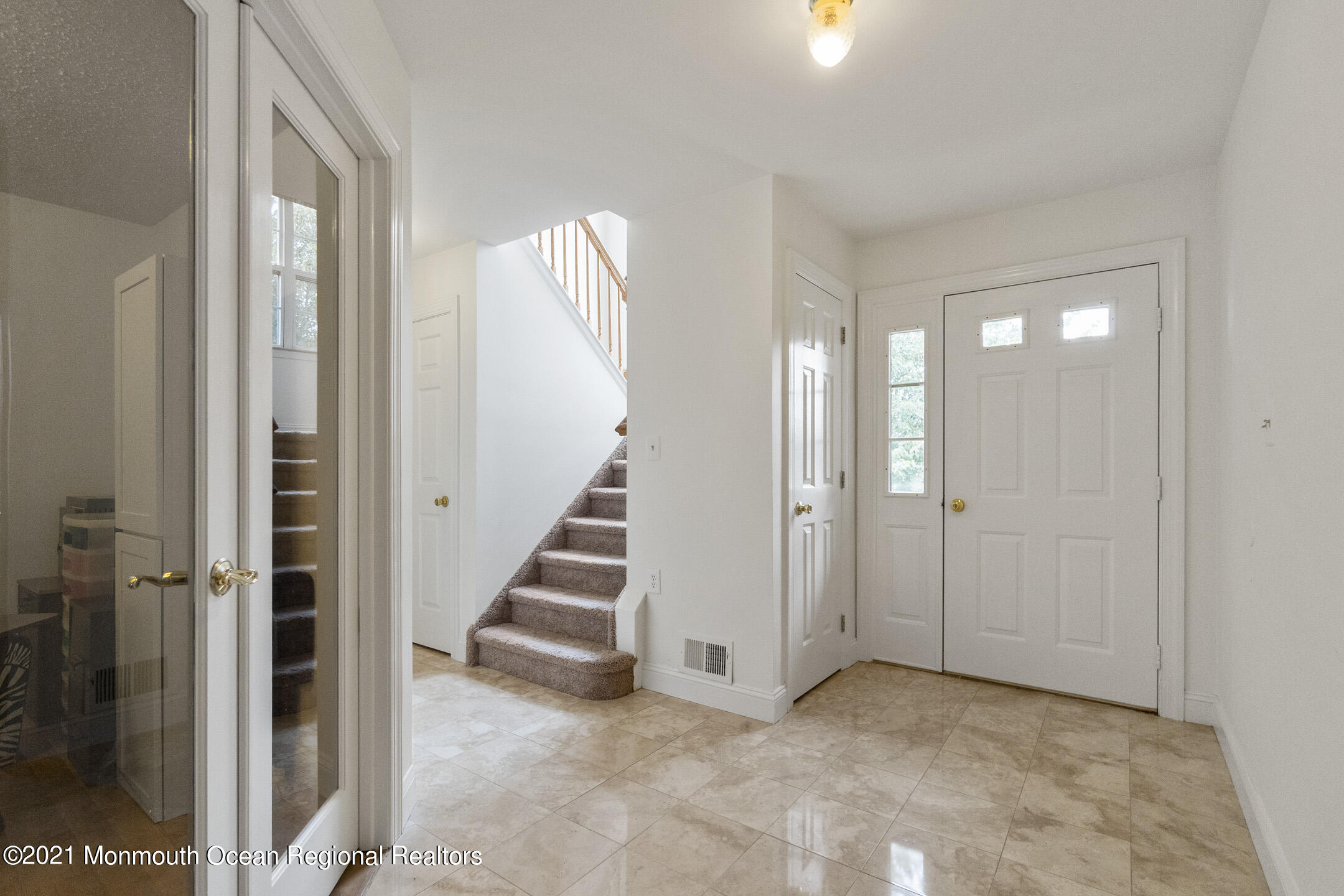 23 Warbler Road Marlboro, NJ 07746 - Photo 4 of 19 Foyer