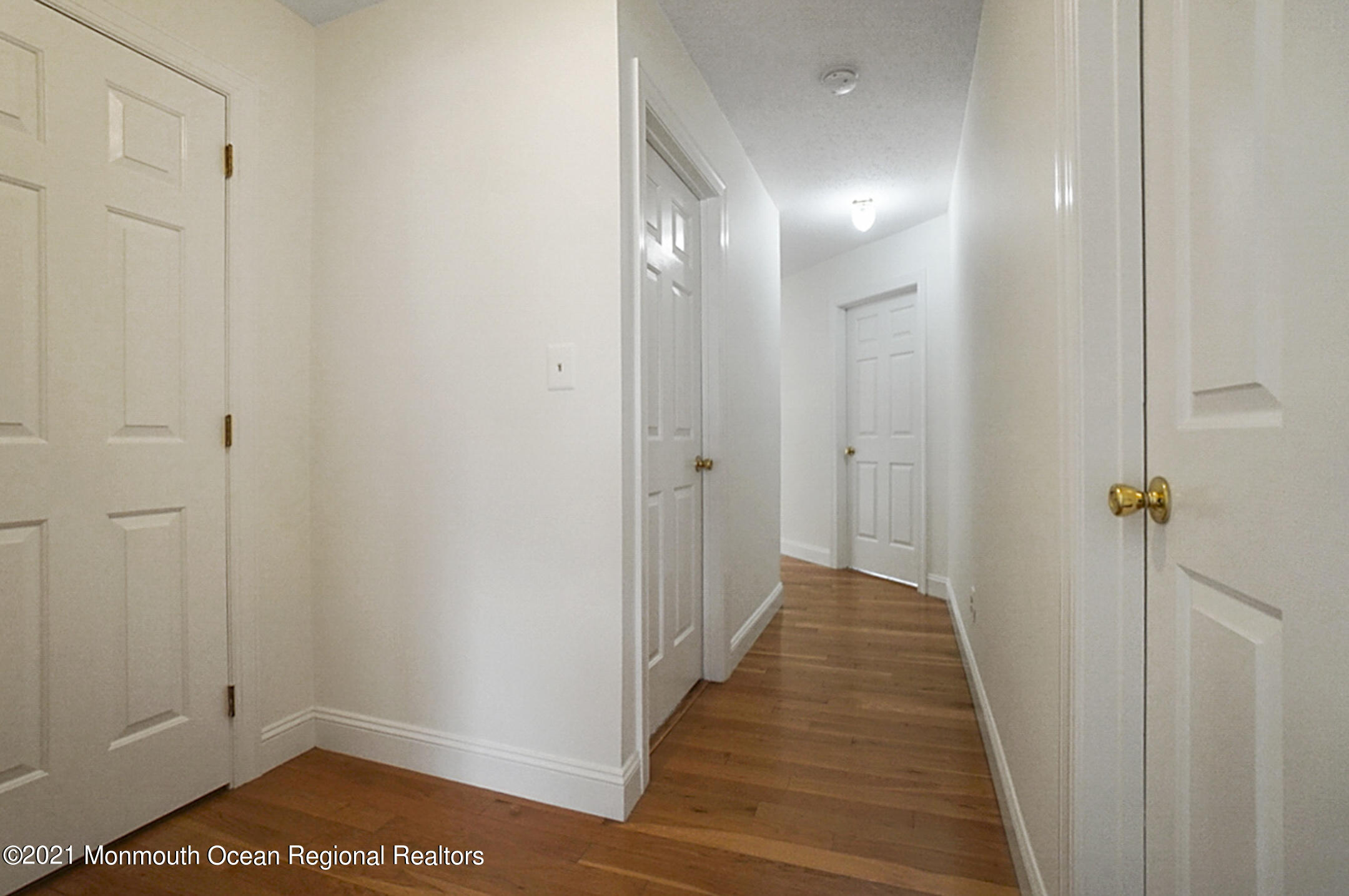 23 Warbler Road Marlboro, NJ 07746 - Photo 10 of 19 upstairs hallway
